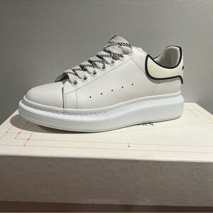 Alexander McQueen white , SiZe 7.5